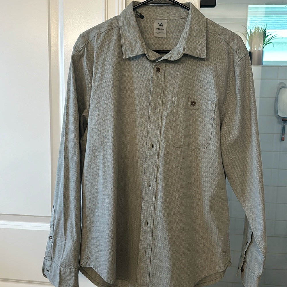 VRST men’s medium long sleeve top brand new